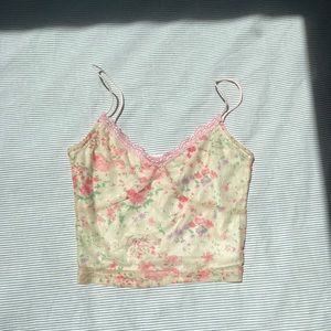 Women top with lace detail